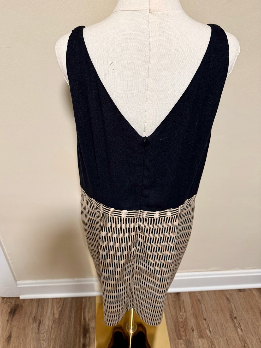 LOFT Black & Cream Sleeveless Midi Shift Dress - Picture 2 of 6